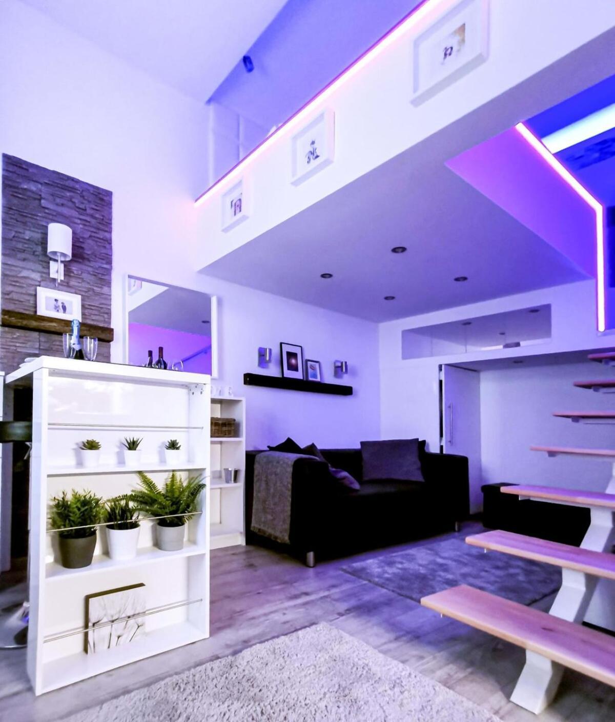 Modern At The Castle Apartamento